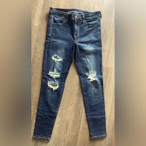 American Eagle Size 10 distressed stretch jeans 
Never worn, *NWOT*